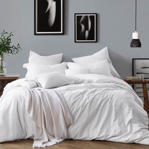 White linen duvet cover and insert/2 shams